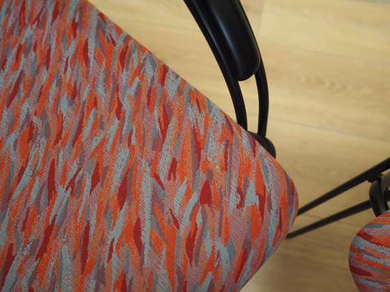 Image 1 of Ensemble de quatre chaises, design italien, années 1980, production : Italie