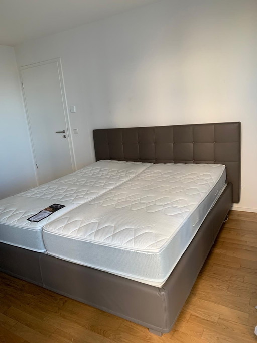 Luxury box spring bed Möller Design new price 5.200 €