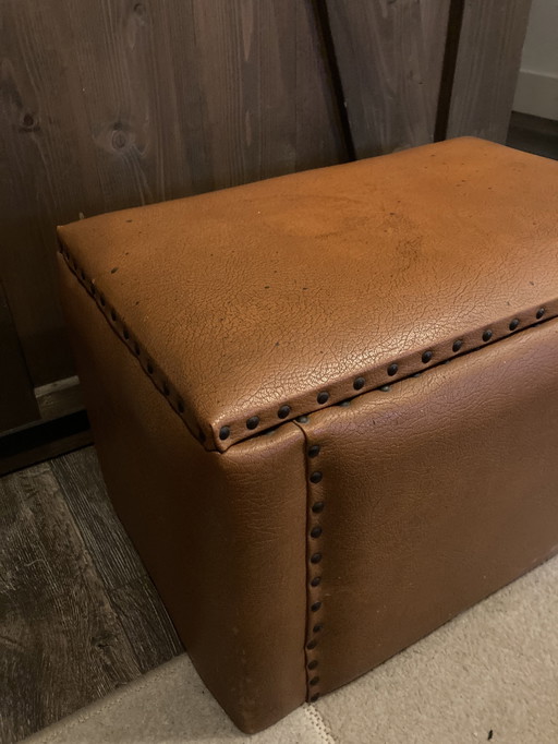 Vintage leren opbergkist poef