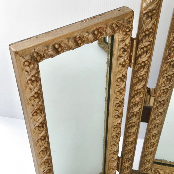 Image 1 of Specchio trittico vintage anni '50 in legno intagliato con lacca dorata, anni '50, autoportante