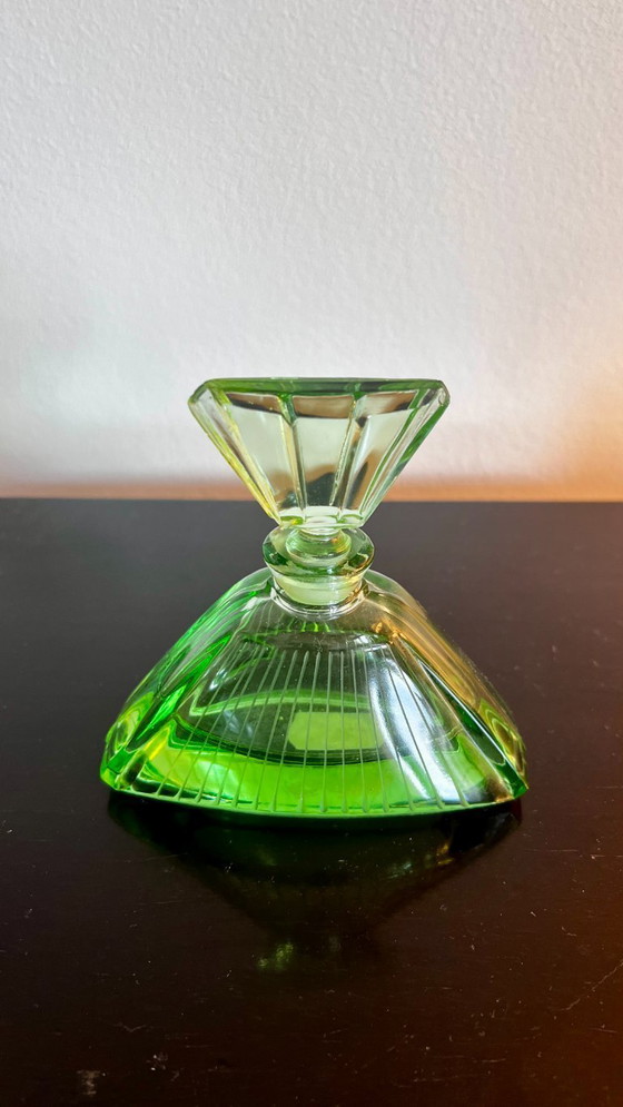 Image 1 of Ensemble de toilette Art Déco en verre à l'uranium de 4 pièces (vers 1930)