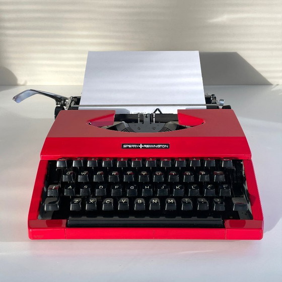 Image 1 of Machine à écrire vintage Sperry Remington Idol rouge années 1980, style rétro