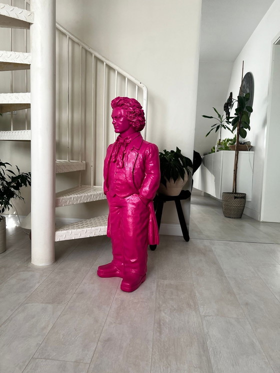 Image 1 of Exklusive Beethoven Statue In Pink - Signiert Von Ottmar Hörl