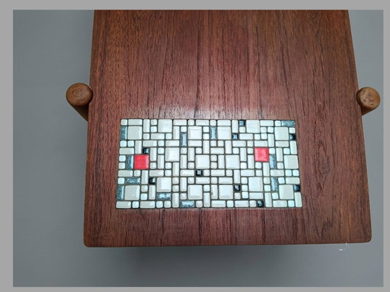 Image 1 of Louis van Teeffelen Modello N. 9 – tavolino reversibile, teak e laminato a mosaico, anni '60