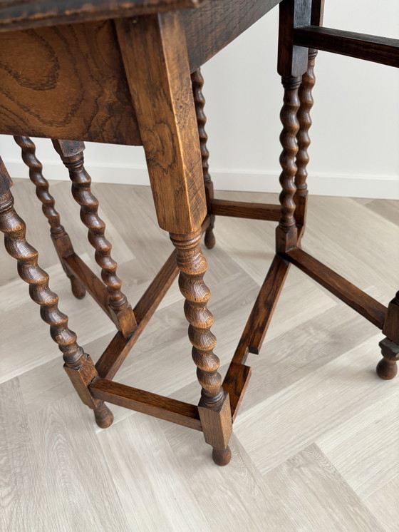 Image 1 of Table ancienne en chêne à piétement traîneau / hangoor