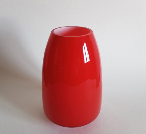 Walther Gropius Bauhaus 'Tac02' Rosenthal Studio Red/White Glass Vase 1969