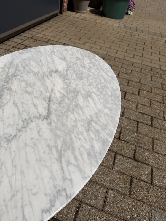 Image 1 of Originele Knoll Tulip Ovale Salontafel Eero Saarinen Statuarietto 107x70