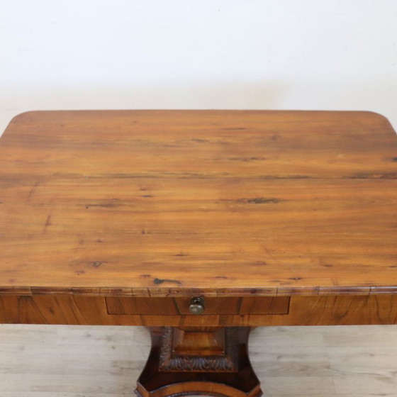 Image 1 of Table d'appoint ou table à thé ancienne en noyer, à un tiroir, extensible, Italie, XIXe siècle