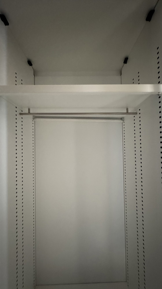 Image 1 of Studio Job Hoge Kast