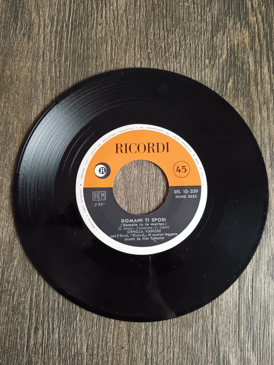 Image 1 of Ornella Vanoni Pagliacci 45 rpm vinyl record - year 1964
