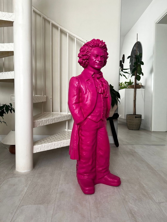 Image 1 of Exklusive Beethoven Statue In Pink - Signiert Von Ottmar Hörl