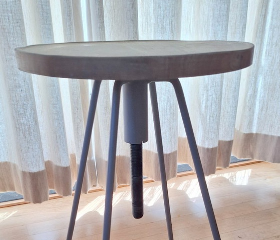 Image 1 of Kruk in hoogte verstelbaar, industrieel design