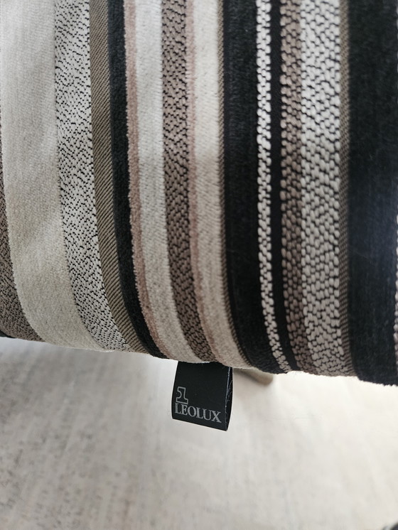 Image 1 of 2x Leolux fauteuils met voetenbankjes