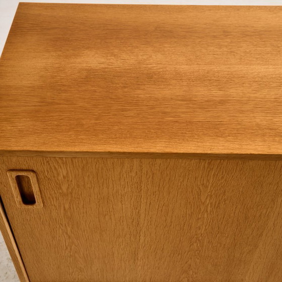 Image 1 of MK11146 Buffet en chêne Modèle 21 restauré par Gunni Omann pour Omann Jun Møbelfabrik