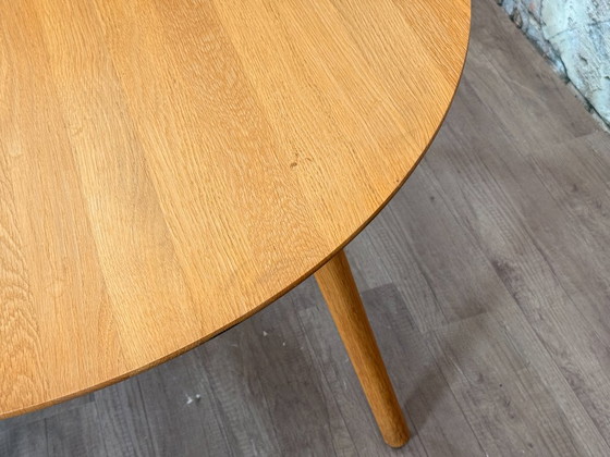Via Copenhagen Eat Solid Round - bois | Design Danois, Tables de salle à manger, Marron (photo 5 sur 7)