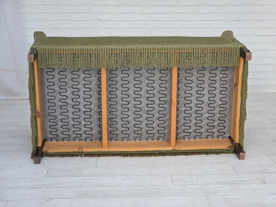 Image 1 of Sofá danés de 2 plazas, década de 1970, tapizado en terciopelo y patas de madera de haya.