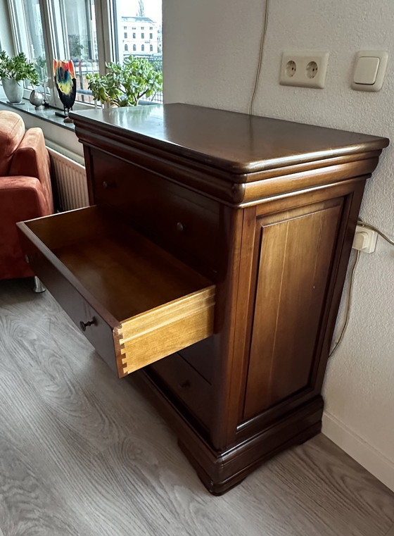 Image 1 of Ladekast commode kersenhout
