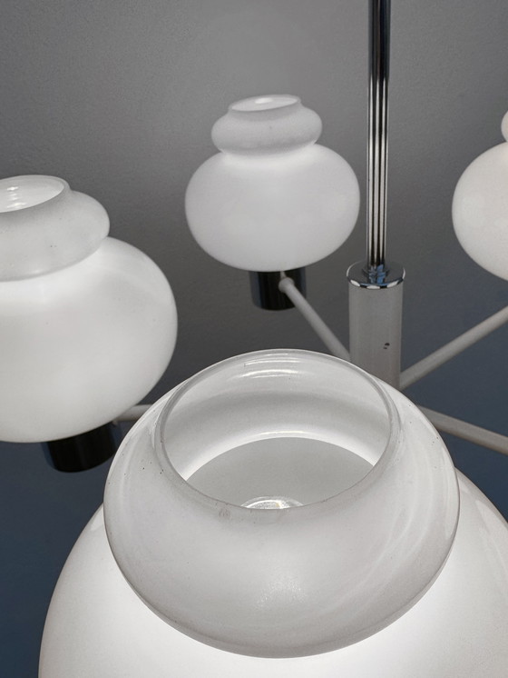 Image 1 of Kronleuchter aus opalisierendem Chrom im Stil des Weltraumzeitalters, 1970er Jahre