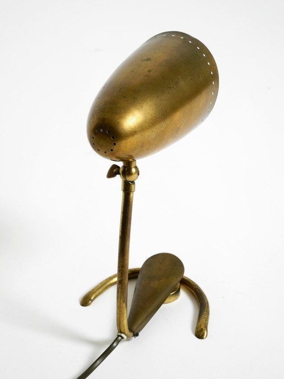 Image 1 of Lampe de table en laiton, rare et exceptionnelle, de style moderne du milieu du siècle.