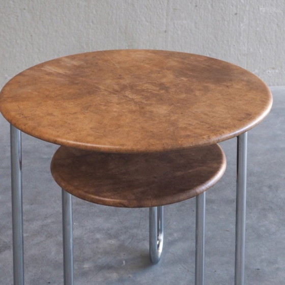 Bauhaus-Beistelltisch mit zwei Ebenen – Beistelltische, Chrome, Leather (photo 9 of 15)