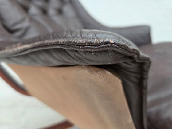 Image 1 of Années 1970, design norvégien de Sigurd Ressel, modèle de fauteuil lounge « Falcon ».