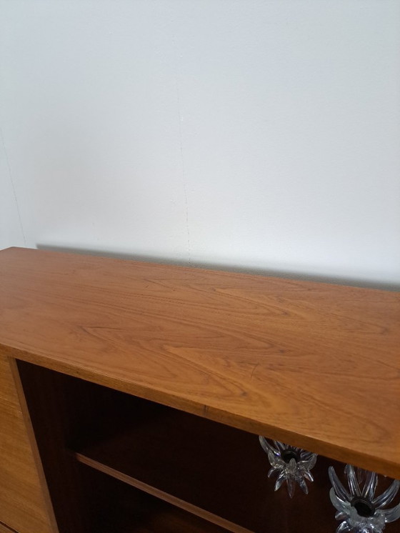 Image 1 of Armario de pared de teca con cajones, barra y patas negras