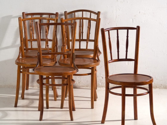 Antike Stühle im Thonet-Stil aus Bugholz – Mitteleuropa, ca. 1930 – 6er-Set – Esszimmerstühle (photo 2 of 40)