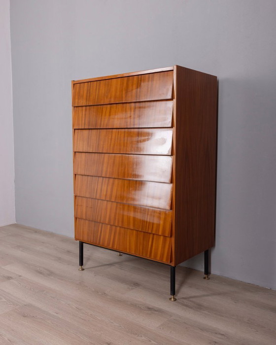 Image 1 of Commode vintage en bois de teck de conception italienne des années 1960