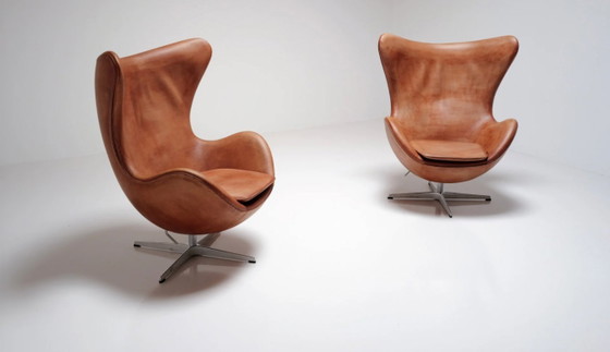 Egg Chair in natural Rustik leather by Arne Jacobsen for Fritz Hansen, Hans-Agne Jakobssen, Swivel chairs (photo 3 of 13)