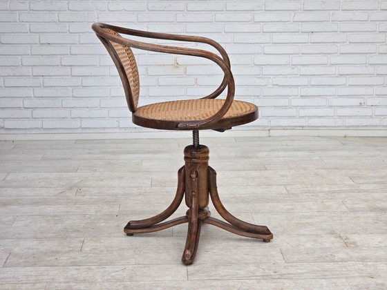 Années 1950, fauteuil pivotant, bois courbé, tissu d'ameublement en maille. – Chaises pivotantes, Metal (photo 10 of 15)