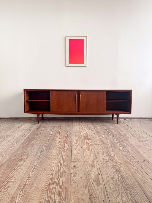 Mid Century Danish Sideboard en teck par Axel Christensen Odder pour Odder Møbler
