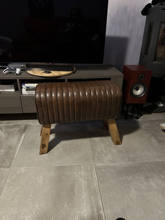 Image 1 of Banc en cuir Riverdale – cuir chaleureux et bois