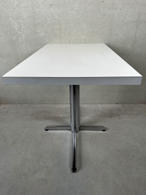 Tavolo vintage in formica e cromo