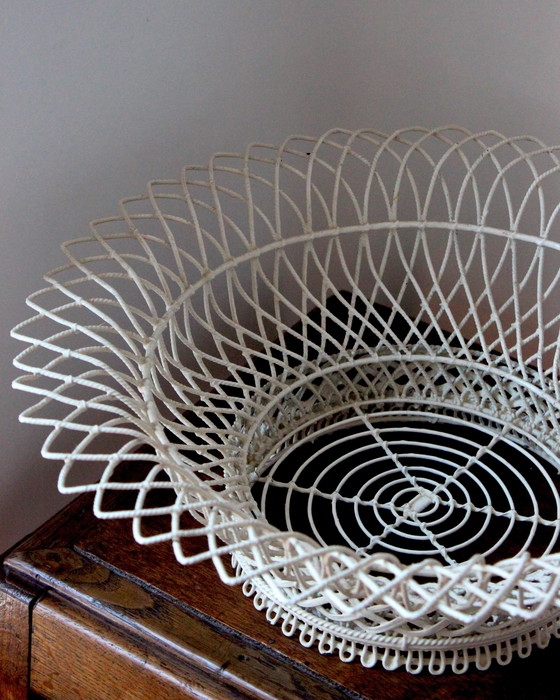 Image 1 of Centerpiece in Creamy White Lacquered Metal, in the style of Mathieu Matégot