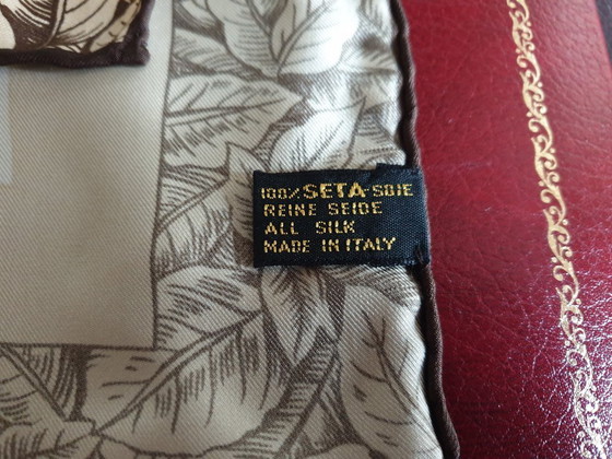 Image 1 of Carré de soie authentique Lancel neuf dans sa pochette d'origine