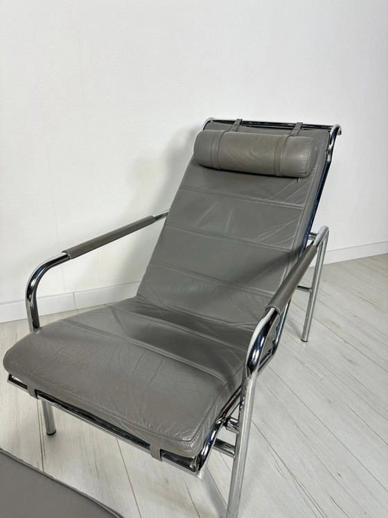 Image 1 of Vintage ‘Genni’ loungestoel met voetenbank van Gabriele Mucchi voor Zanotta, Italiaans design, jaren 80.