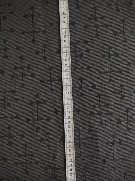 Eames Small Dot Pattern Maharam Fabric – Charles & Ray Eames, Cuscini, Cotton (photo 4 of 11)
