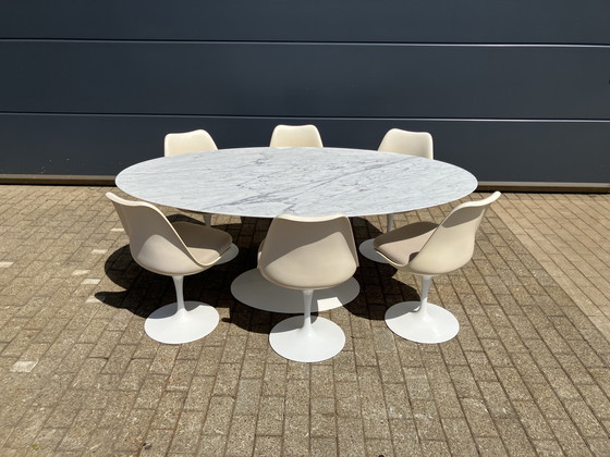 Image 1 of Tavolo ovale Knoll Tulip originale e 6 sedie Knoll Tulip in ottime condizioni!