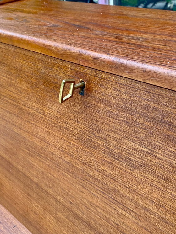 Image 1 of Secrétaire / bureau danois modèle 37 par Arne Wahl Iversen pour Vinde Møbelfabrik – Années 60.