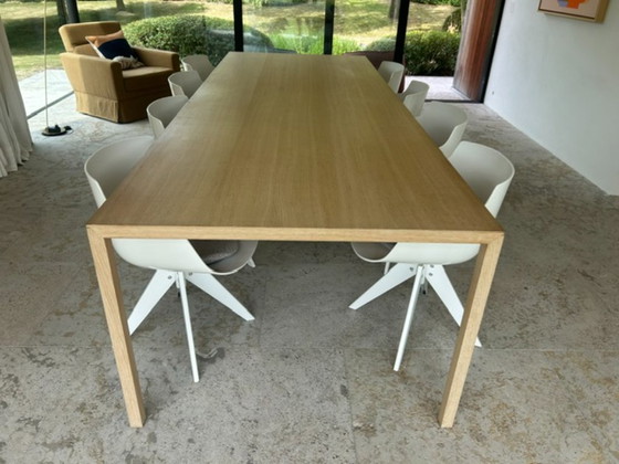 Image 1 of Ensemble : Table Arco Slim en chêne + 8 chaises Italia blanches en MDF
