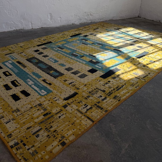 Image 1 of Large Vintage Hungarian Mid-Century Rug, 1960