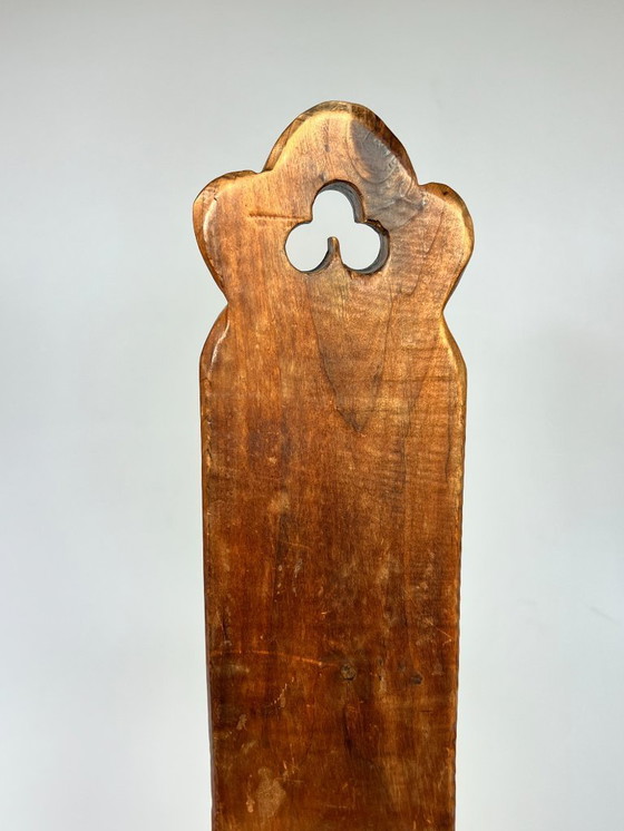 Image 1 of Antico sgabello / sedia spagnola a treppiede. Brutalista