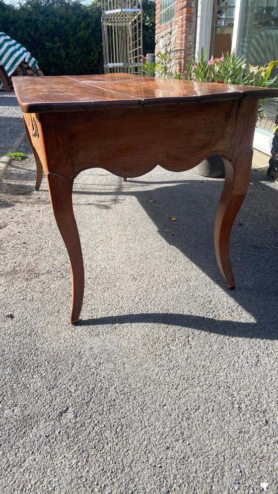 Escritorio de Olmo Macizo del Siglo XVIII Época Luis XV – Mesas de comedor, Madera (photo 13 of 18)