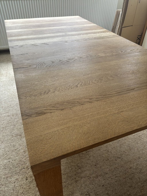 Table de salle à manger Leolux Vivre – chêne massif (200 × 100 × 75 cm)