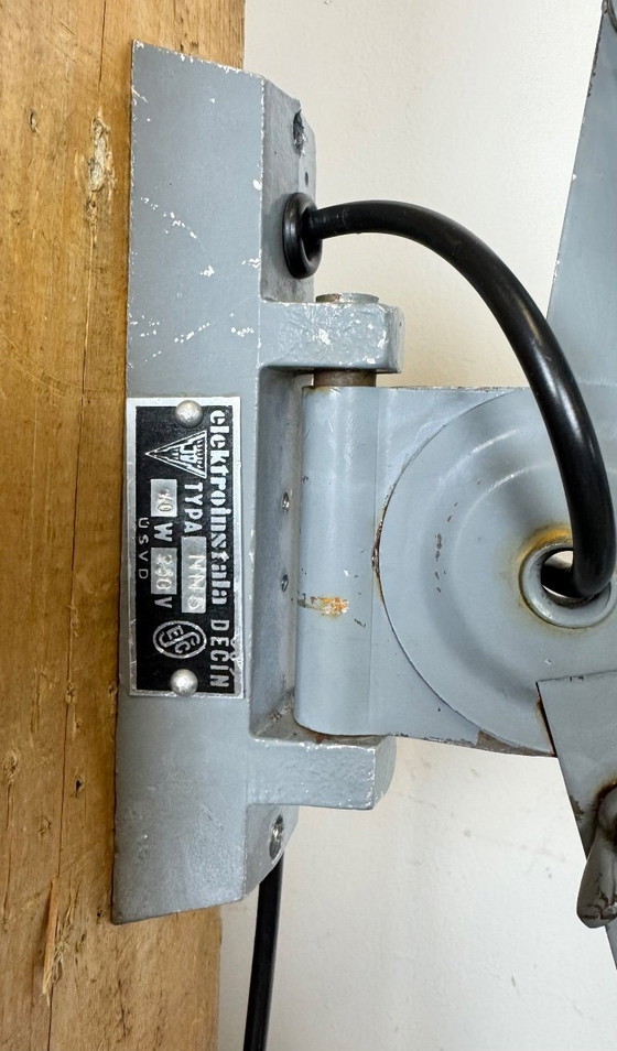 Image 1 of Graue industrielle Scherenwandleuchte von Elektroinstala, 1960er Jahre