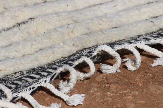 Alfombra bereber de lana natural, tejida a mano al estilo tradicional, tamaño 2/3 m. – Wool (photo 7 of 7)
