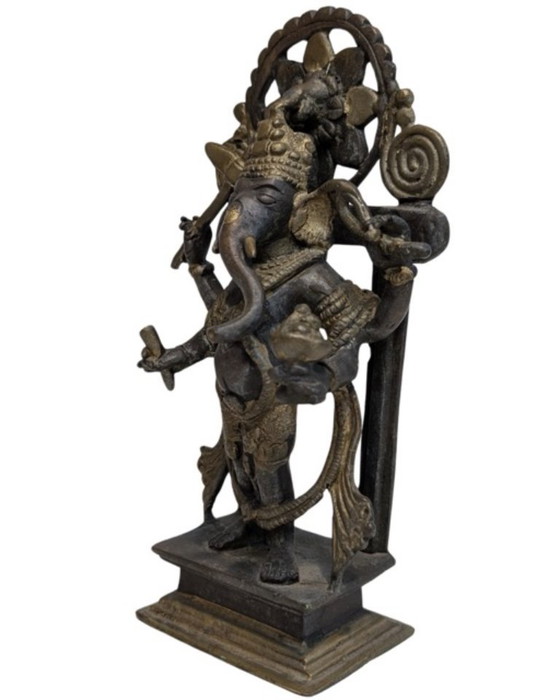 Ganesha debout en bronze doré antique – Himalaya, XVIIIe-XIXe siècle – Sculptures, Gold (photo 8 of 10)