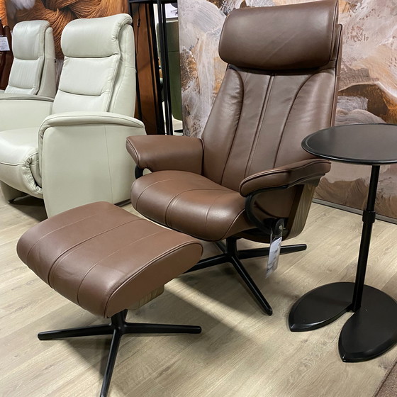 Image 1 of Fauteuil inclinable Paul Stressless avec repose-pieds
