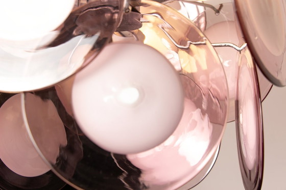 Image 1 of Lampadario “Space Age” composto da 15 pendenti in vetro di Murano rosa e bianco, modello “Disc” di Gino Vistosi 1970.