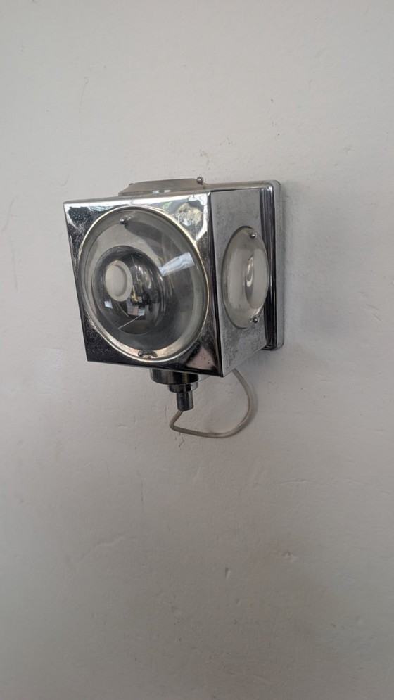 Image 1 of Un par de apliques de pared italianos de gran valor escultórico, atribuidos a Oscar Tarlasco.